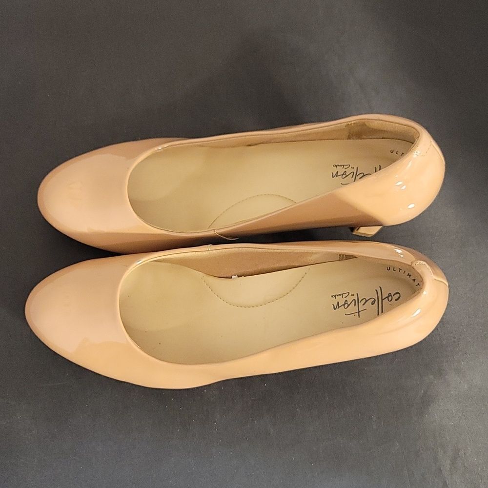CLARKS COLLECTION ROUND TOE SLIP-ON PUMP - Picture 5 of 16